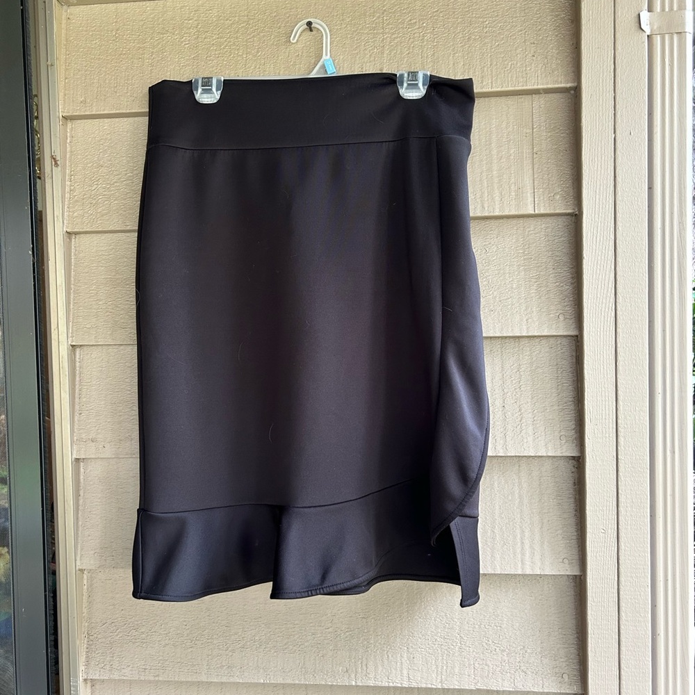 Thalia sodi skirt black with flared hem. Sz XL
